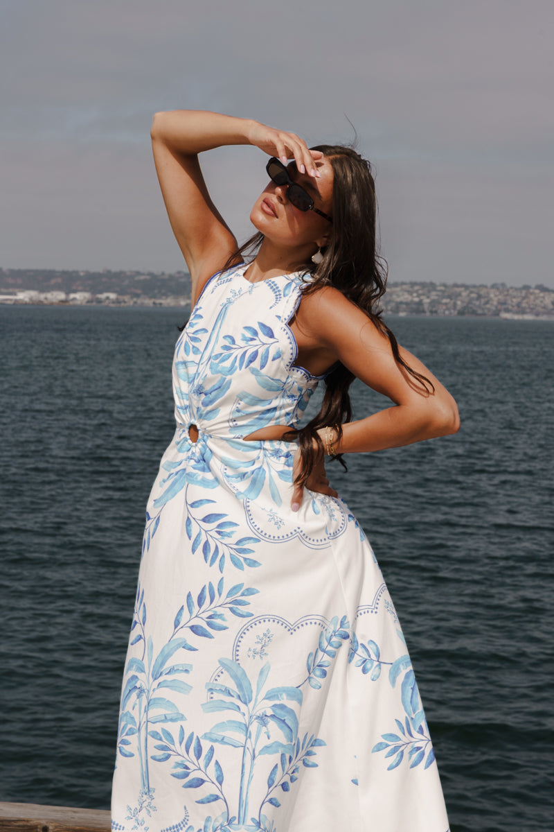Gianna Sleeveless Cut Out Pretty Botanical Print Midi Dress Blue