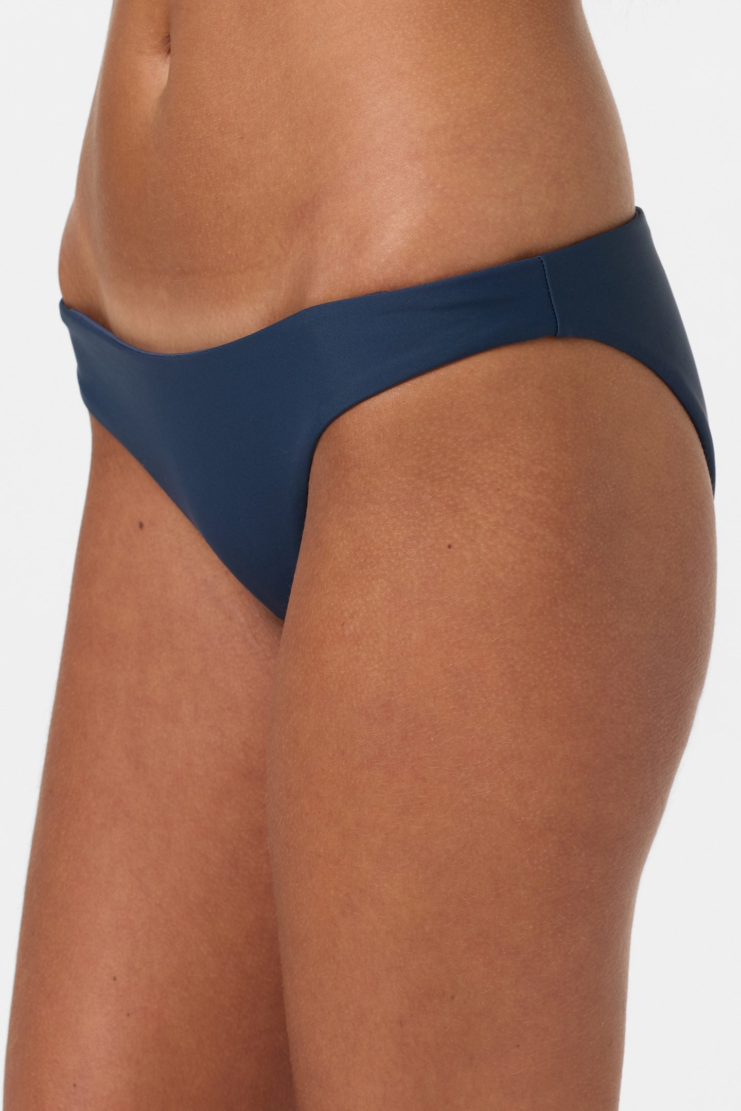 Saltwater Solids Rockley Medium Bottoms