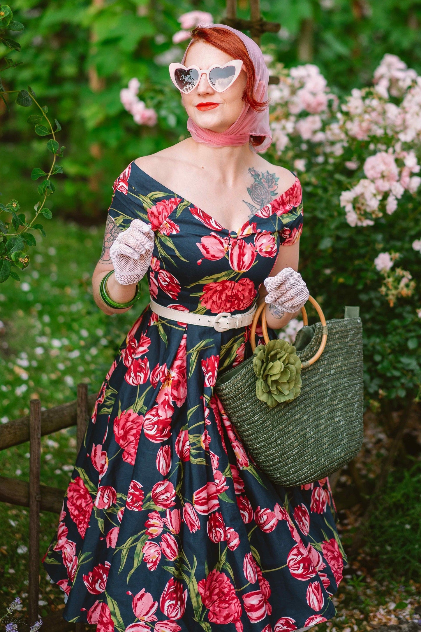 Lily Short Sleeved 50s Pleated Dress in Navy Tulip