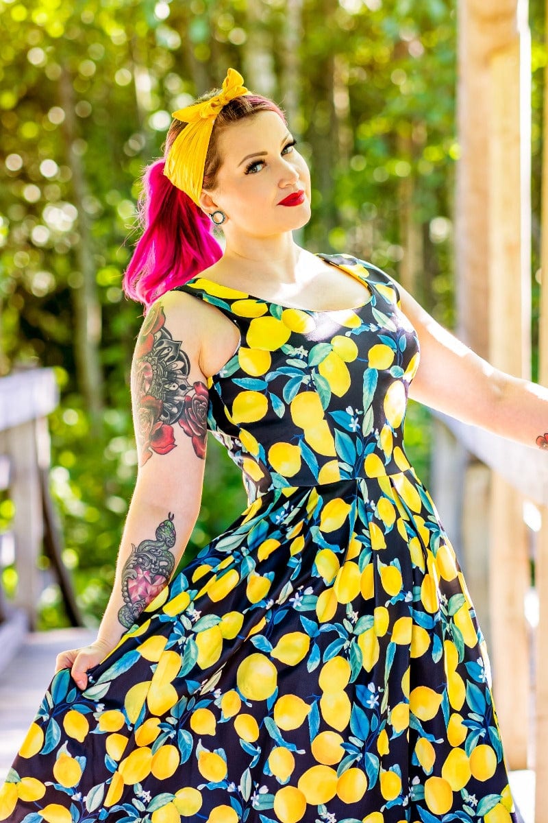 Amanda Vintage Flared Dress in Black/Yellow Lemon Print